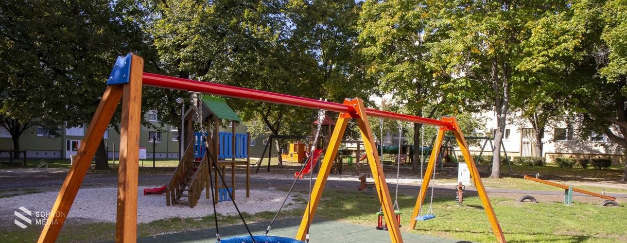 Hétfőtől újra látogathatók Sopron játszóterei