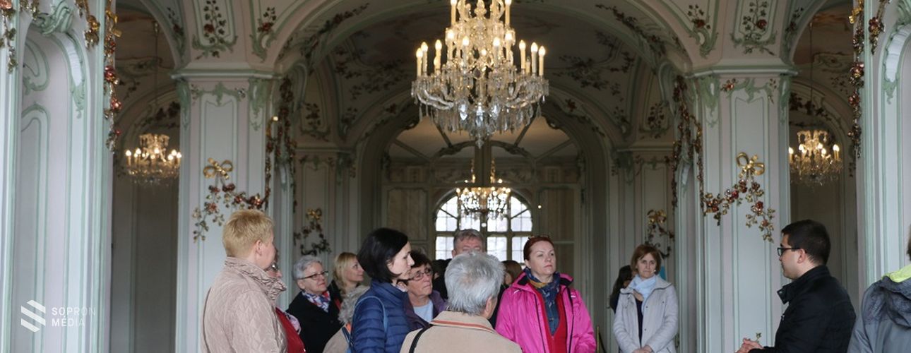 Különleges nőnap a fertődi Esterházy-kastélyban