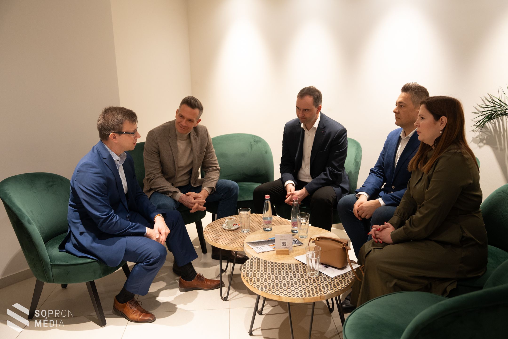 Folytatódik az iCon gazdaságpolitikai konferencia.