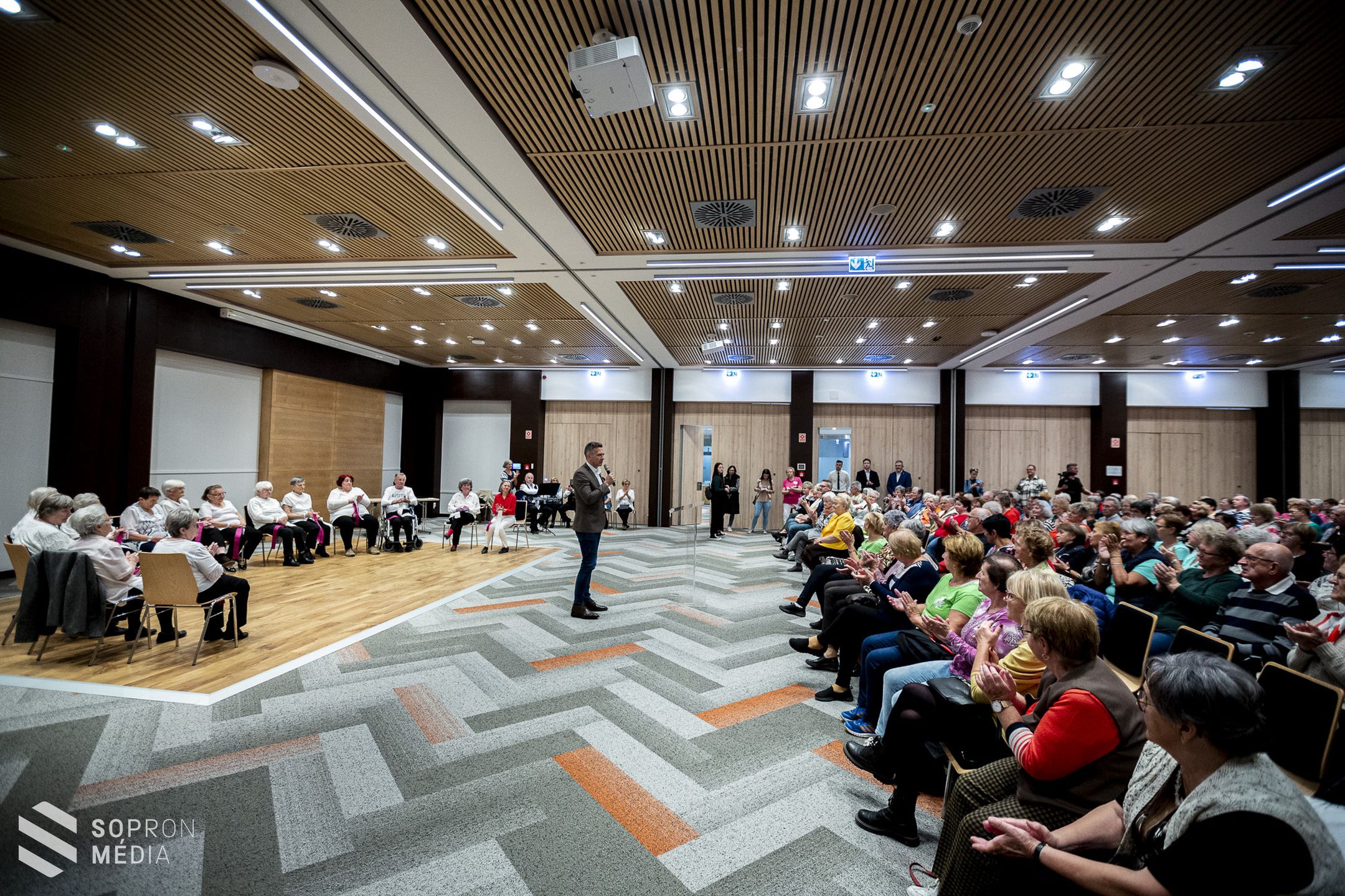 Kulturális programsorozat a 31. idősek világnapján