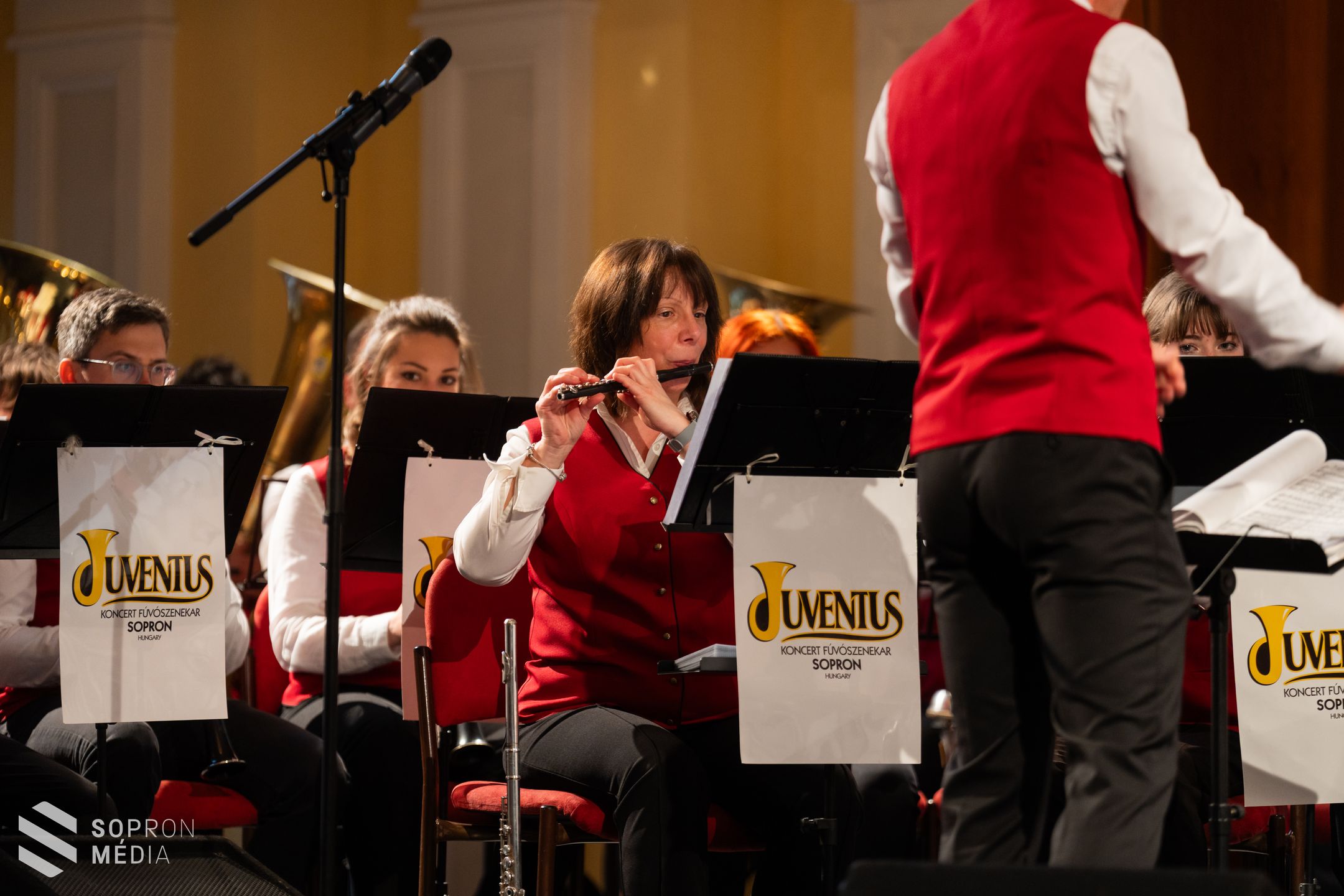 Verditől Lady Gagáig - széles palettával készült a Juventus zenekar