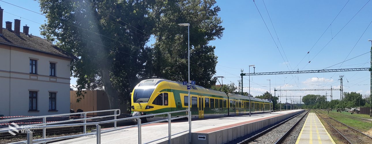 Új utasperonok készülnek a fertőszentmiklósi vasútállomáson