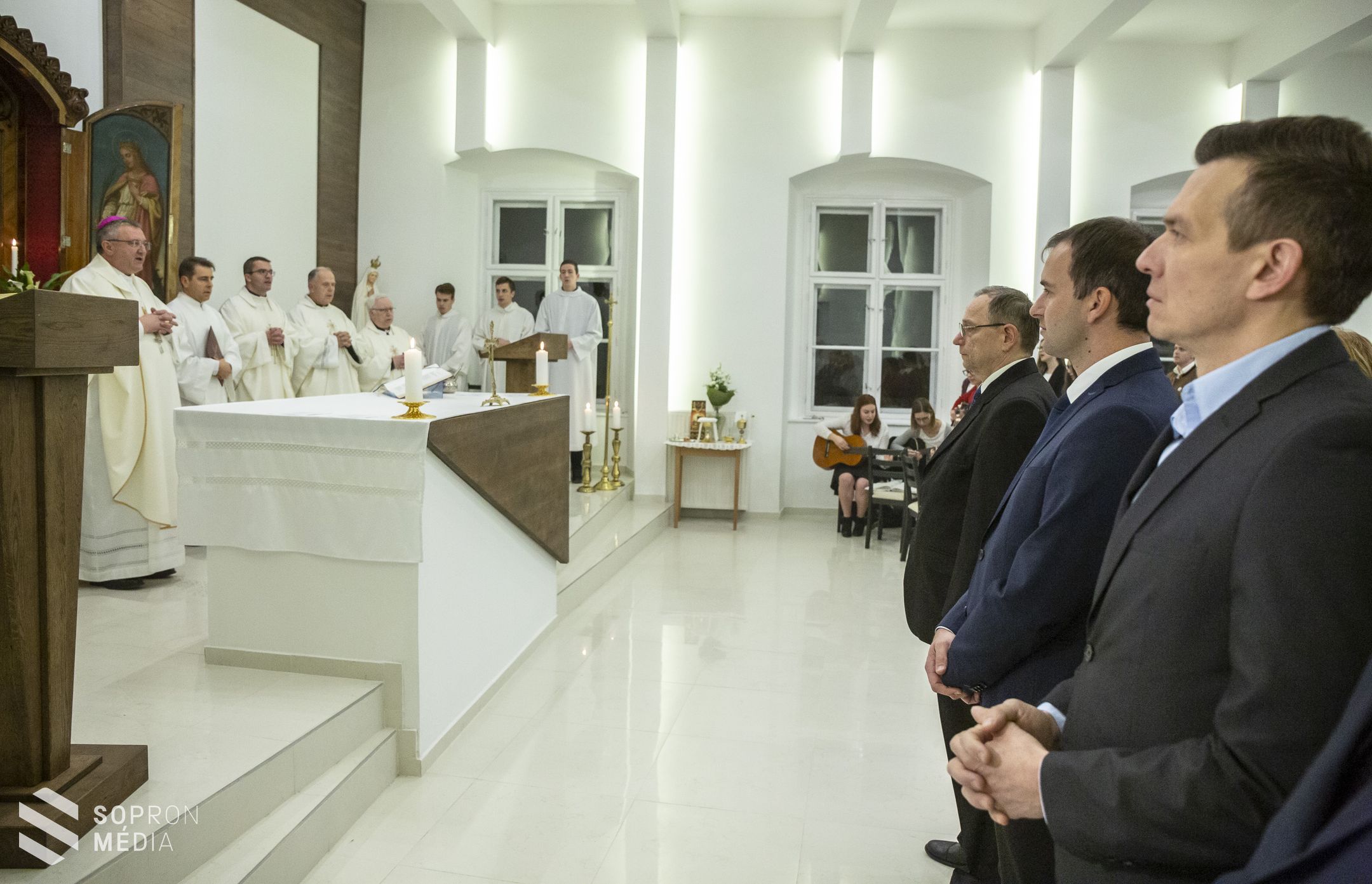 Püspöki áldás szállt a Szent Pál Szakkollégium új kápolnájára