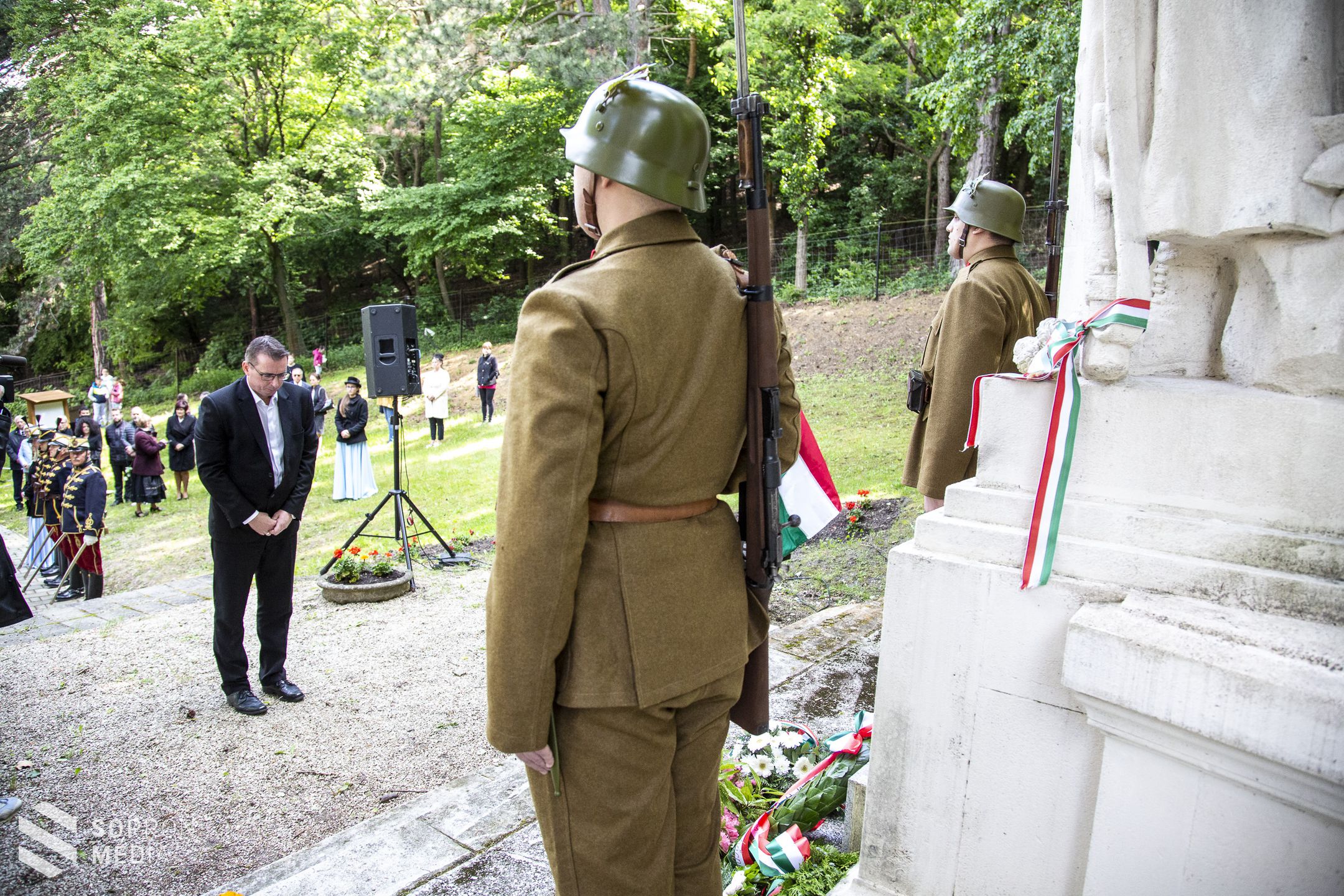 Megemlékezést tartottak a magyar hősök emlékünnepén a bánfalvi hősi temetőben