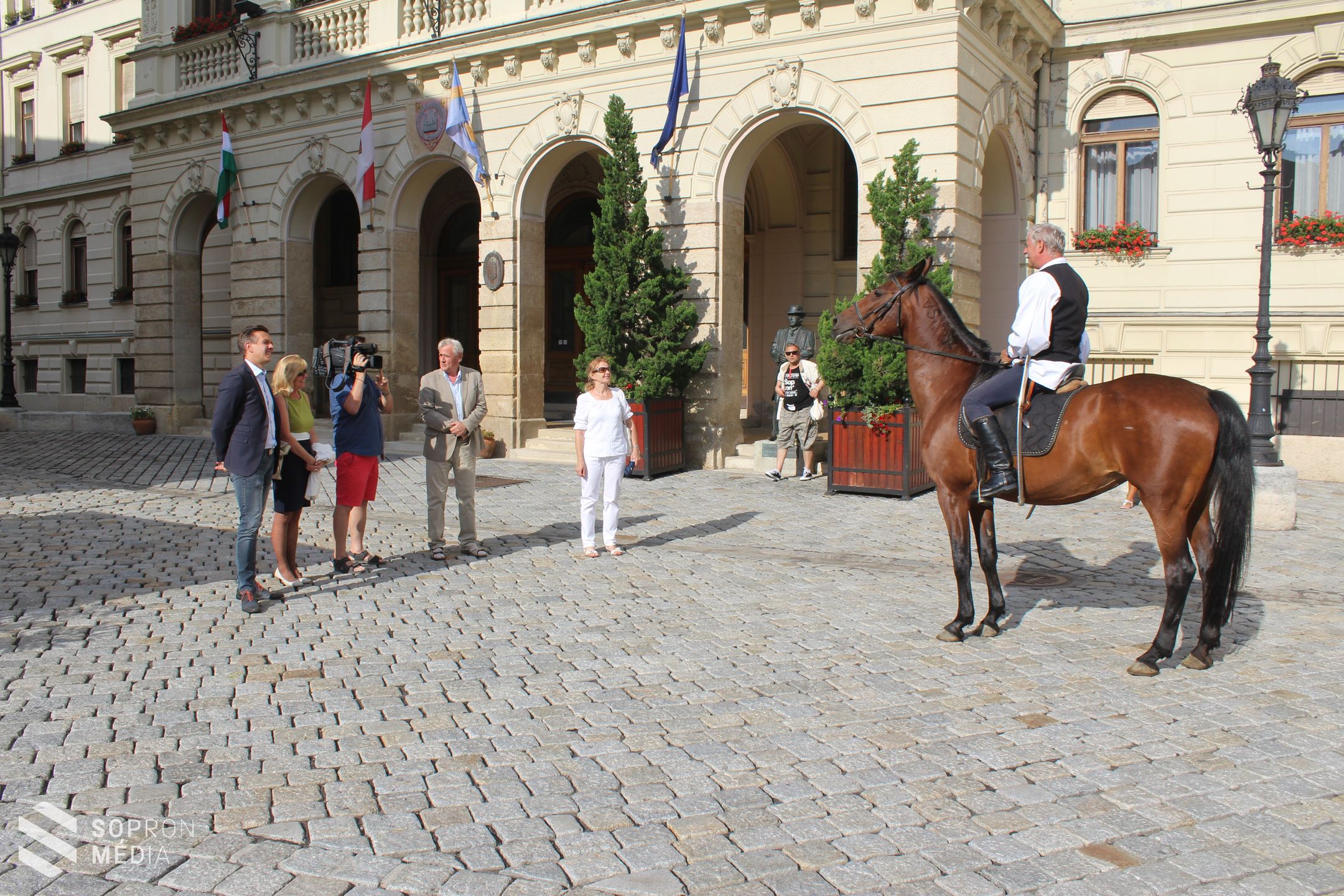 Sopronban járt az "Őseink nyomdokain túra" karaván (galéria) 