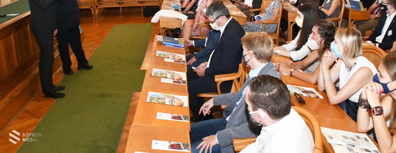 A Német-Magyar Nyári Akadémia diákjait köszöntötték