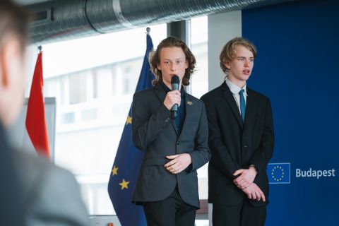 A VIII. Estöri középdöntője