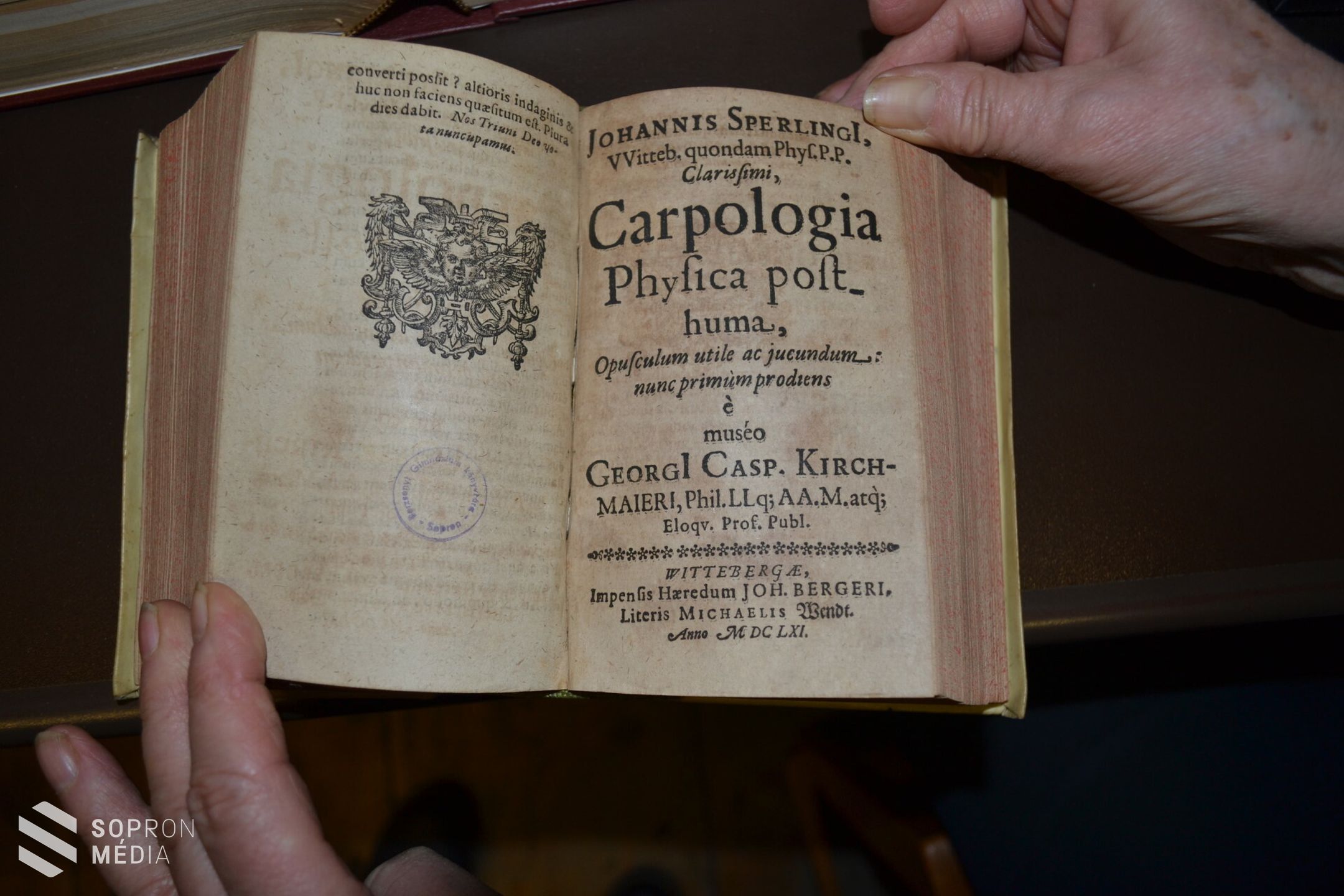 Ritkaság a Líceum műemlékkönyvtárában: Zoologia physica…
