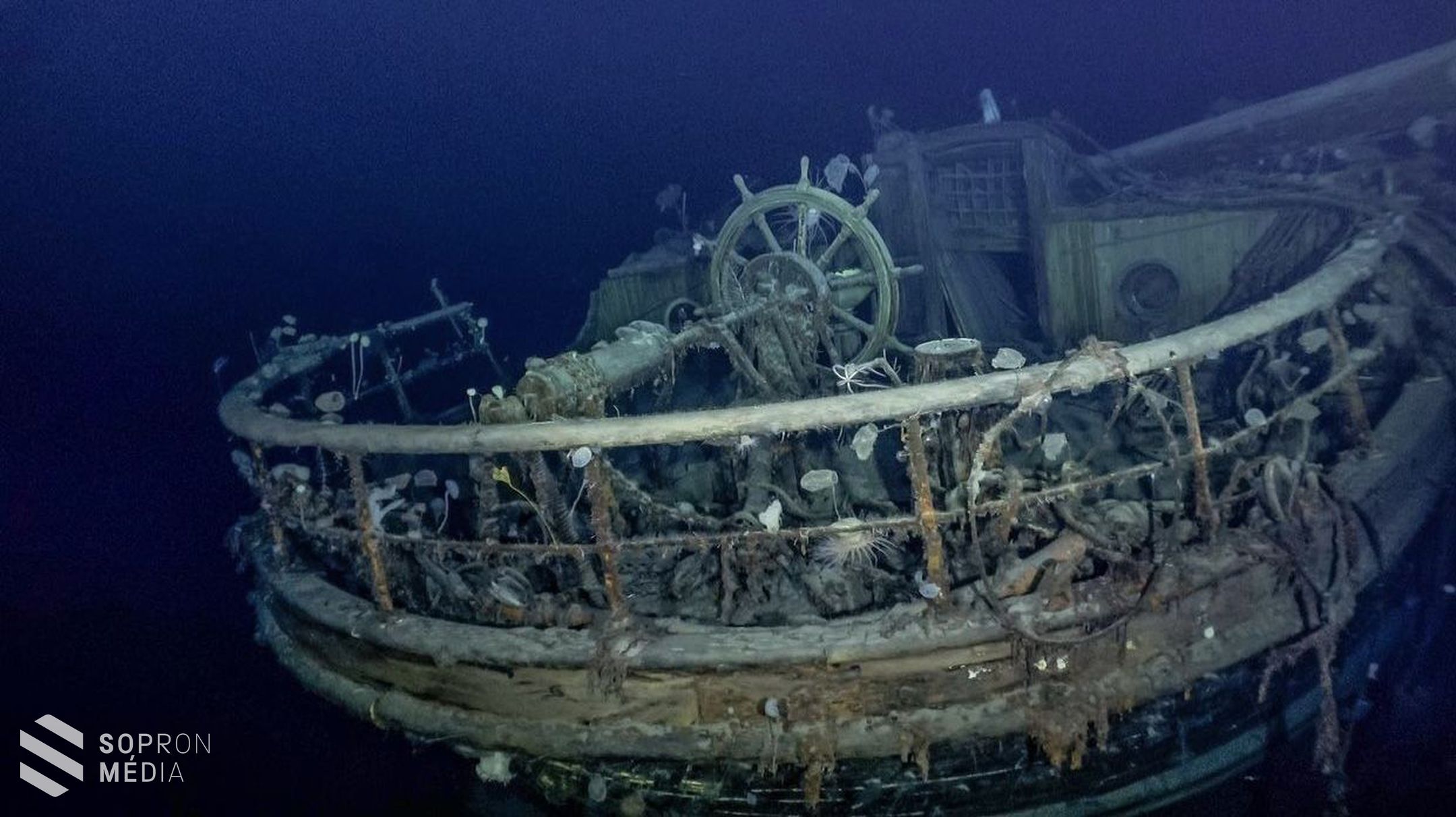 Kutatók megtaláltak egy több mint 100 éve elsüllyedt hajót az Antarktisz közelében! Soproni fotós is részt vett az expedícióban