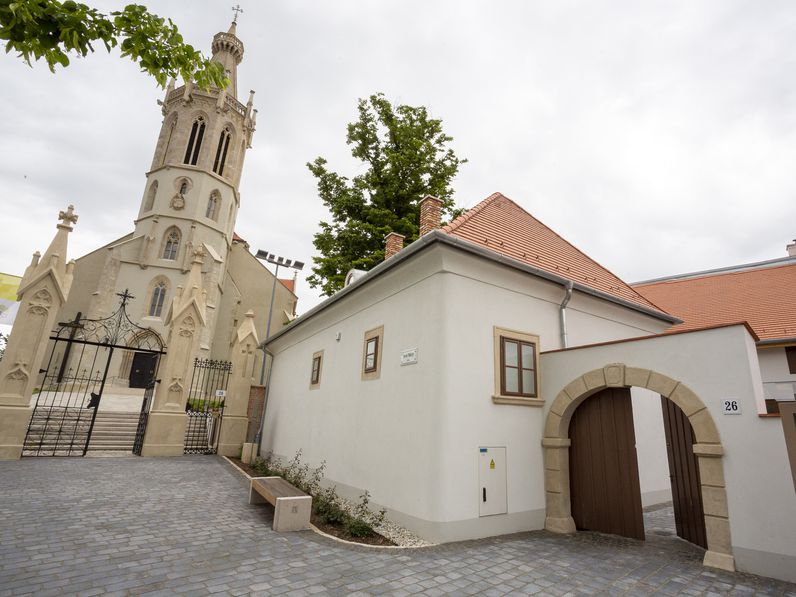 Hamarosan megnyitja kapuit a Szent Mihály-templom Sekrestyésháza is