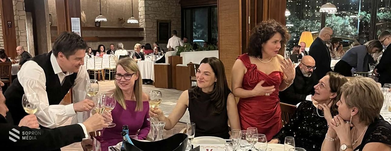 Erdélyi Bál - farsangi mulatság keretében kapcsolódtak az erdélyi magyarok