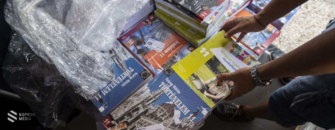 Elindult a 2020/21-es tanévben használatos iskolai tankönyvek rendelése