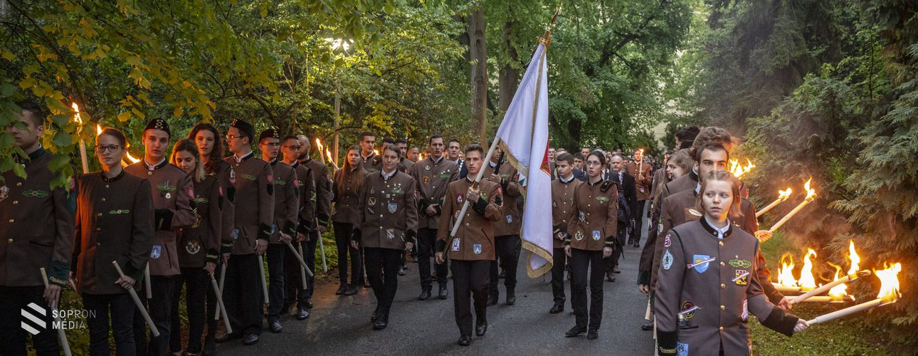 Valétálás - szombaton búcsúznak az egyetem végzős polgárai