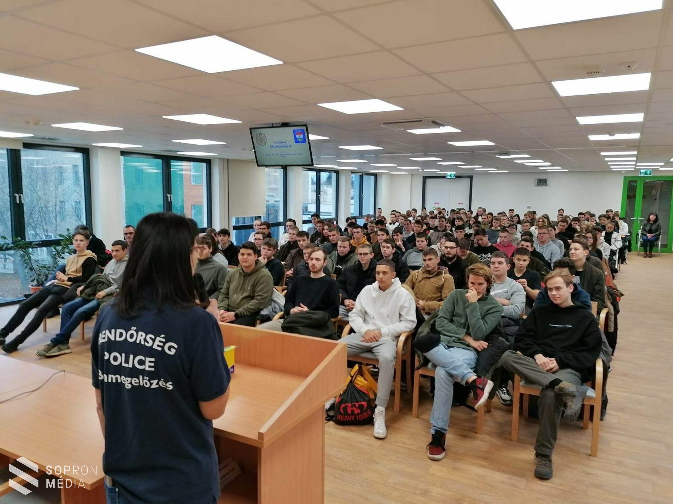 Erdésztanulók vettek részt a Soproni Rendőrkapitányság prevenciós programján