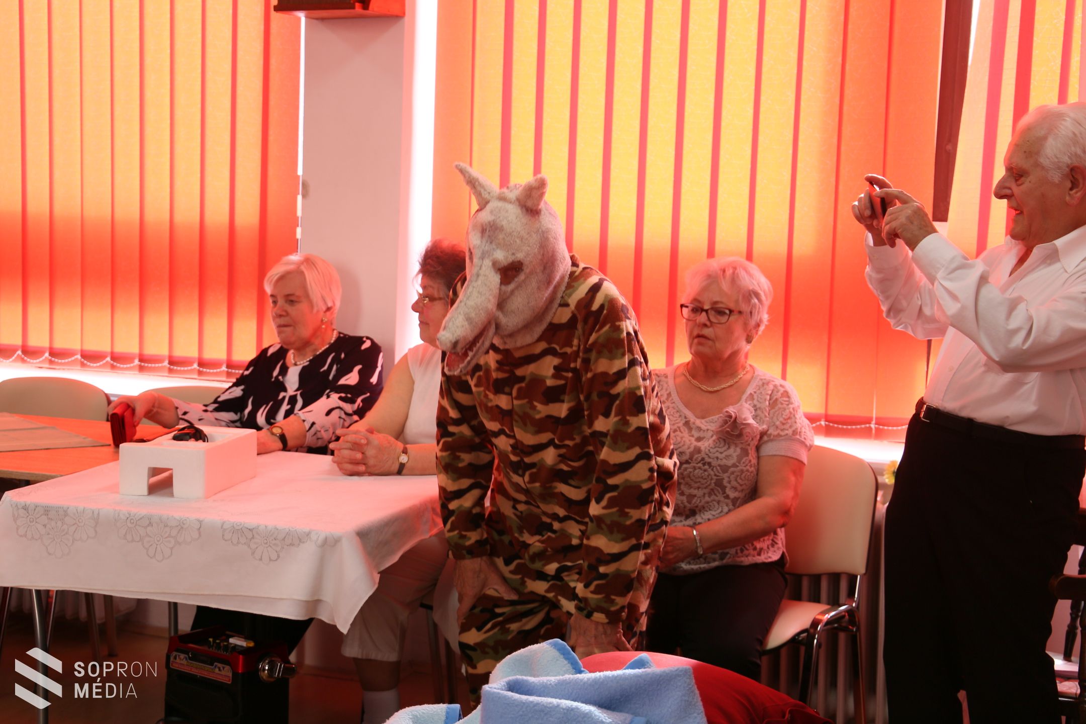 Farsang a Soproni Lővéri Nyugdíjas Klubban