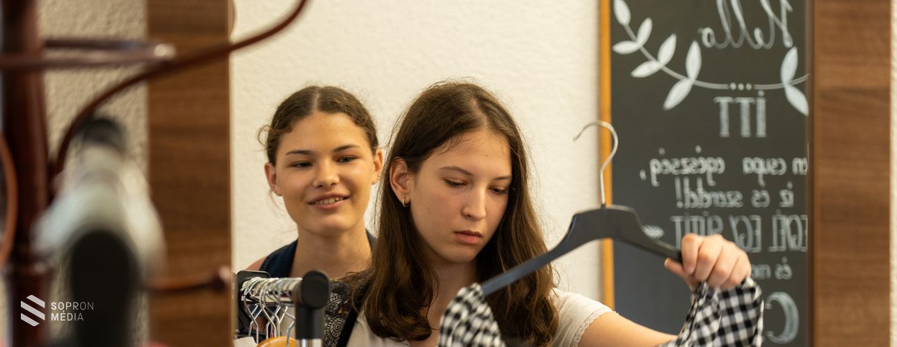 Töretlen sikere van az Add tovább ruhagyűjtő akciónak