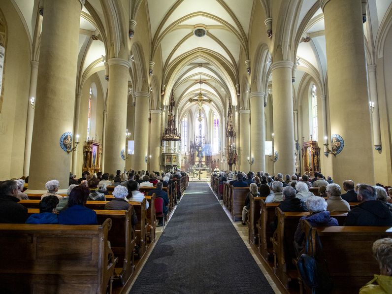 Húsvéthétfői püspöki szentmise