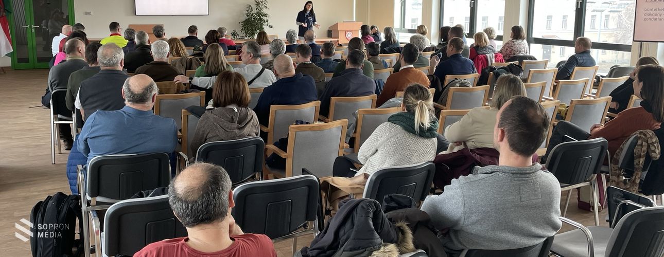 Rendhagyó tantestületi gyűlés a Soproni Rendőrkapitányságon