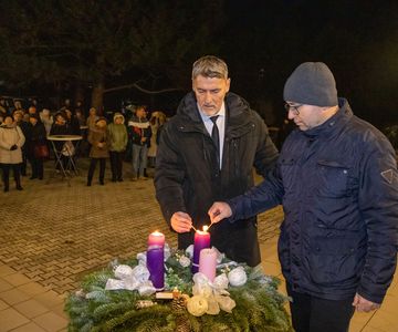 II. Adventi gyertyagyújtás és jótékonysági sütivásár 2024.12.08.