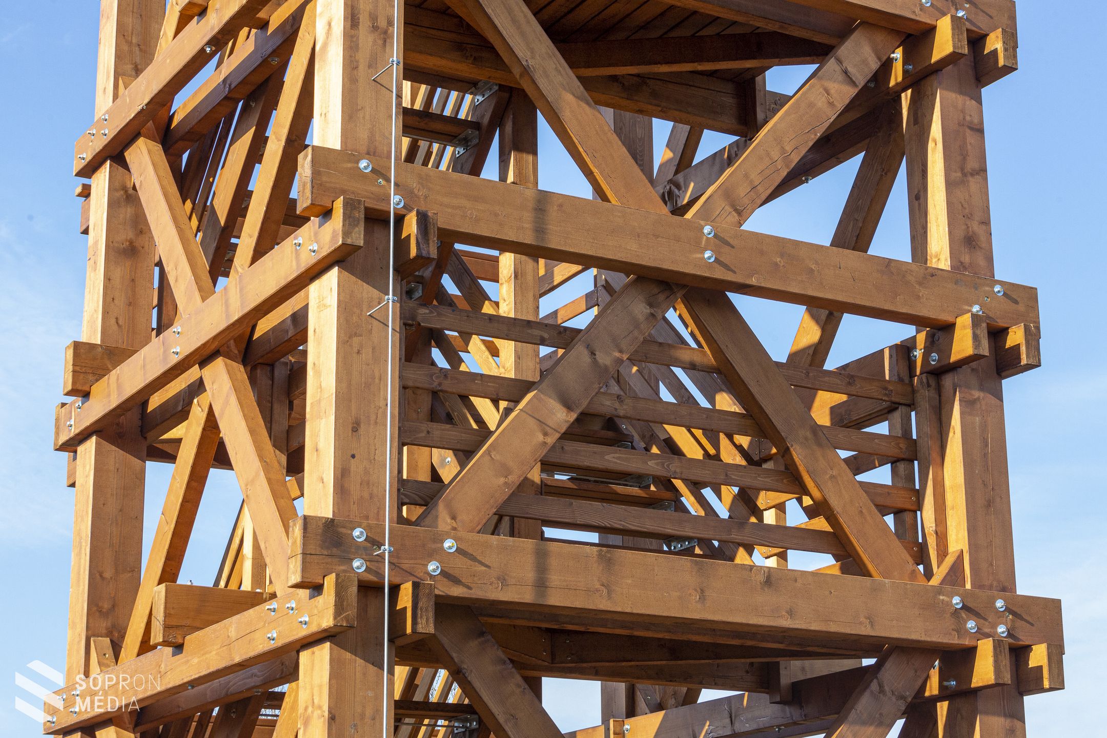 Átadták az új Kecske-hegyi kilátót