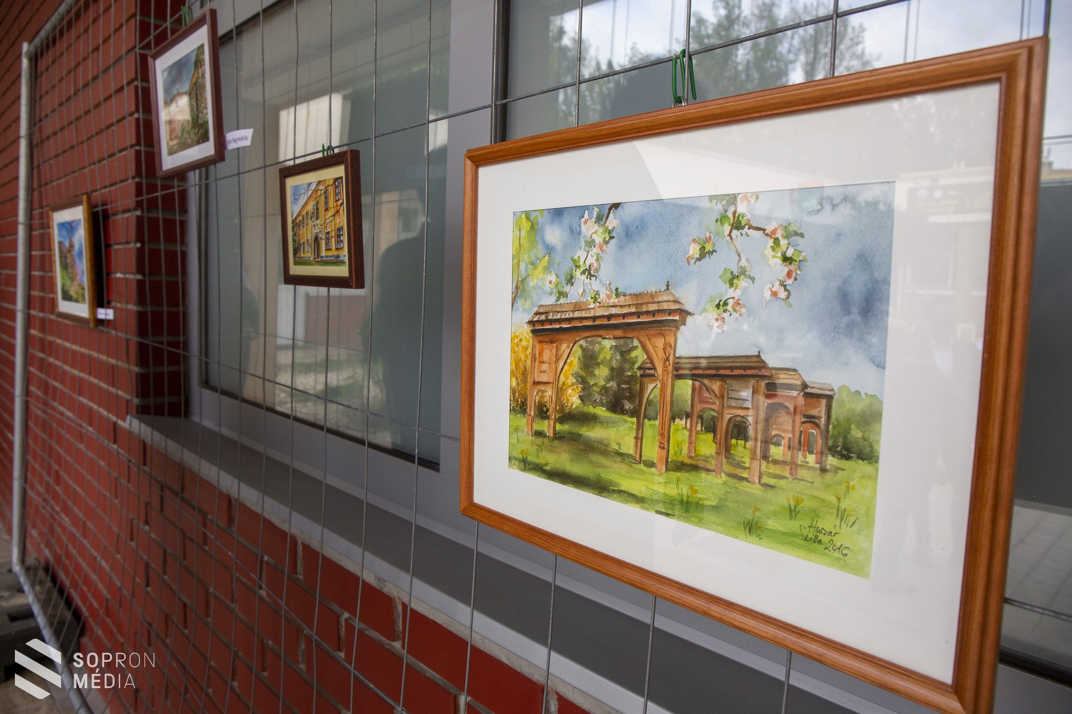 Látvány és muzsika – kiállítás és zene a Jereván lakótelepen