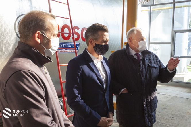 Varga Zoltán, dr. Farkas Ciprián és dr. Simon István a tájékoztatón.