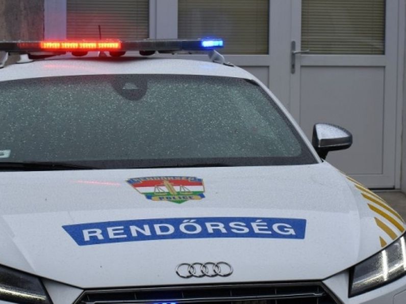 Sopron külterületén állították meg a rendőrök az embercsempészt