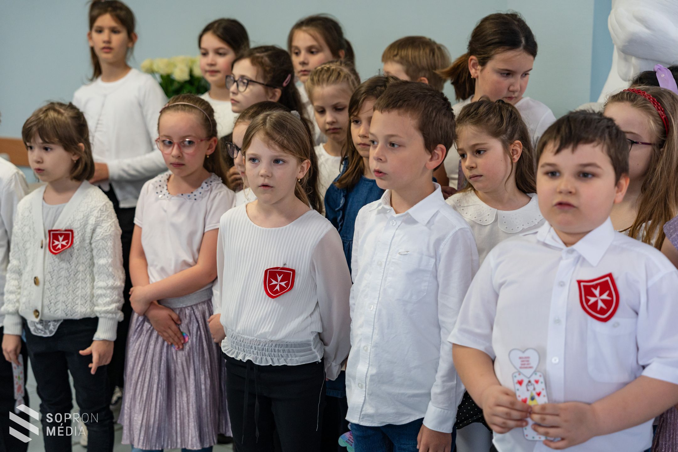 Megható műsorral köszöntötték az édesanyákat a Soproni Gyógyközpontban