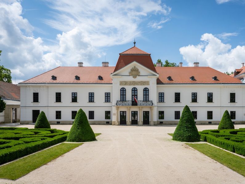 Lázár János felkérésére három történelmi helyszín jövőjéért dolgozik tovább dr. Barcza Attila
