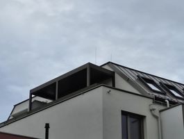 Pergolák / ponyvás és dönthető lamellás