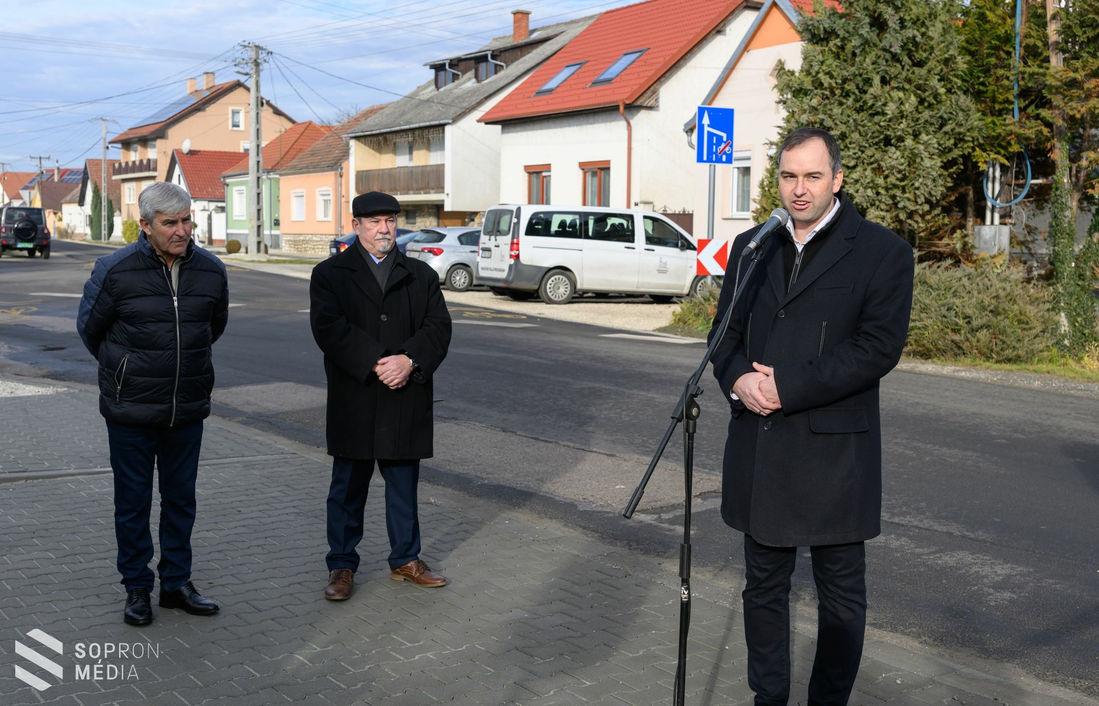 Több felújítást is átadtak Peresztegen
