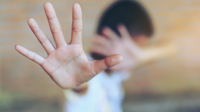 Bántalmazták a gyermekotthonban élőket – vádat emeltek az ügyben