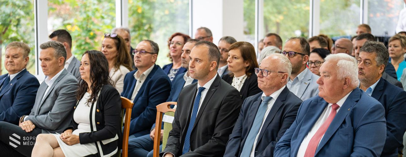 Átadták a Soproni Szakképzési Centrum megújult konyháját és étkezőjét