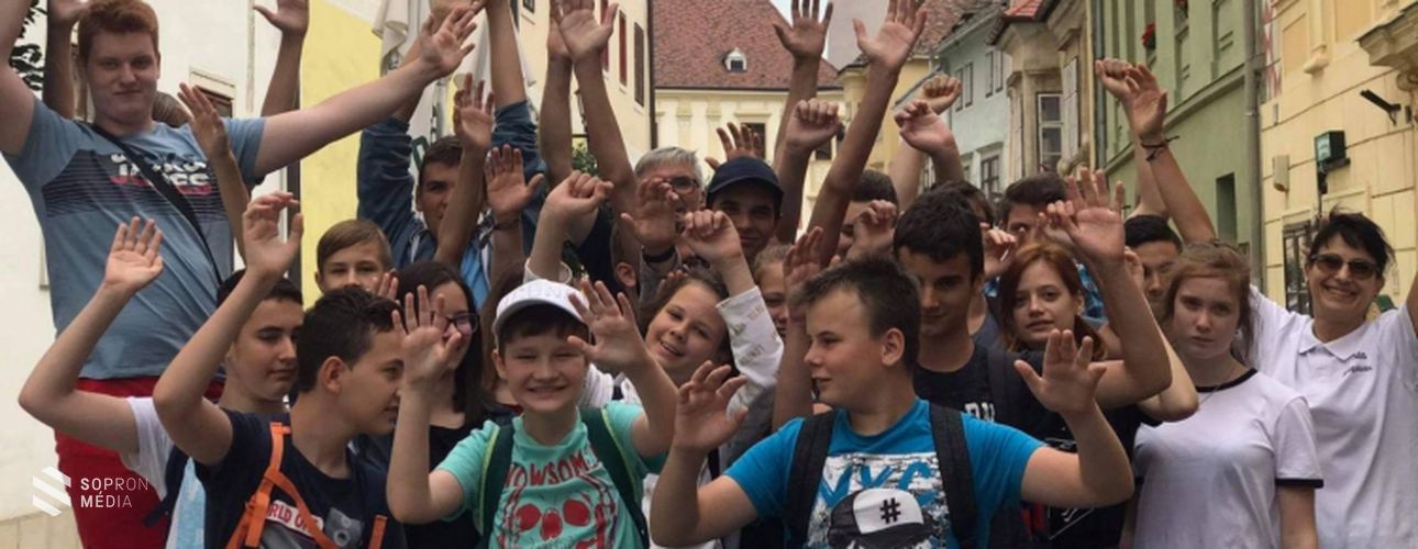 Bűnmegelőzési és kortárssegítő-képző tábort tartottak Sopronban fiataloknak