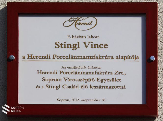 Stingl Vince emlékét Sopronban, a Várkerület 53. szám alatti lakóházon emléktábla őrzi
