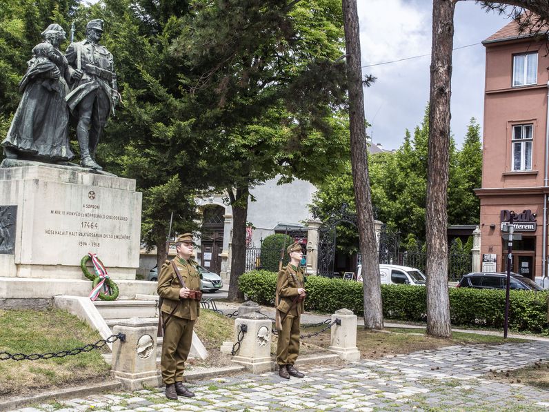 A magyar hősök emléke előtt tisztelegtek Sopronban