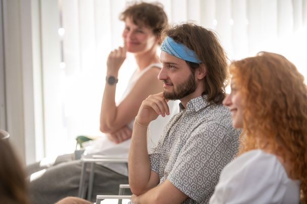 Pengeéles mondatokkal zuhanás ellen