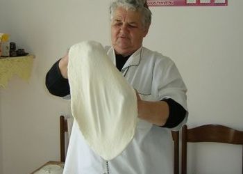 Hagyományos ételreceptek-répás és káposztás rétes