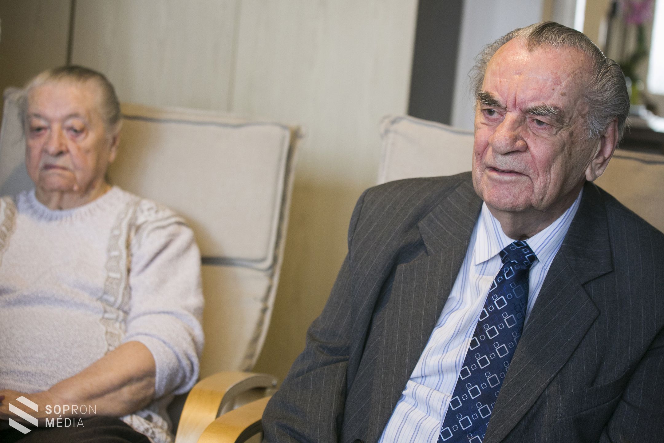 A 90 esztendős Dr. Zátonyi Sándor pedagógust, tankönyvírót köszöntötték