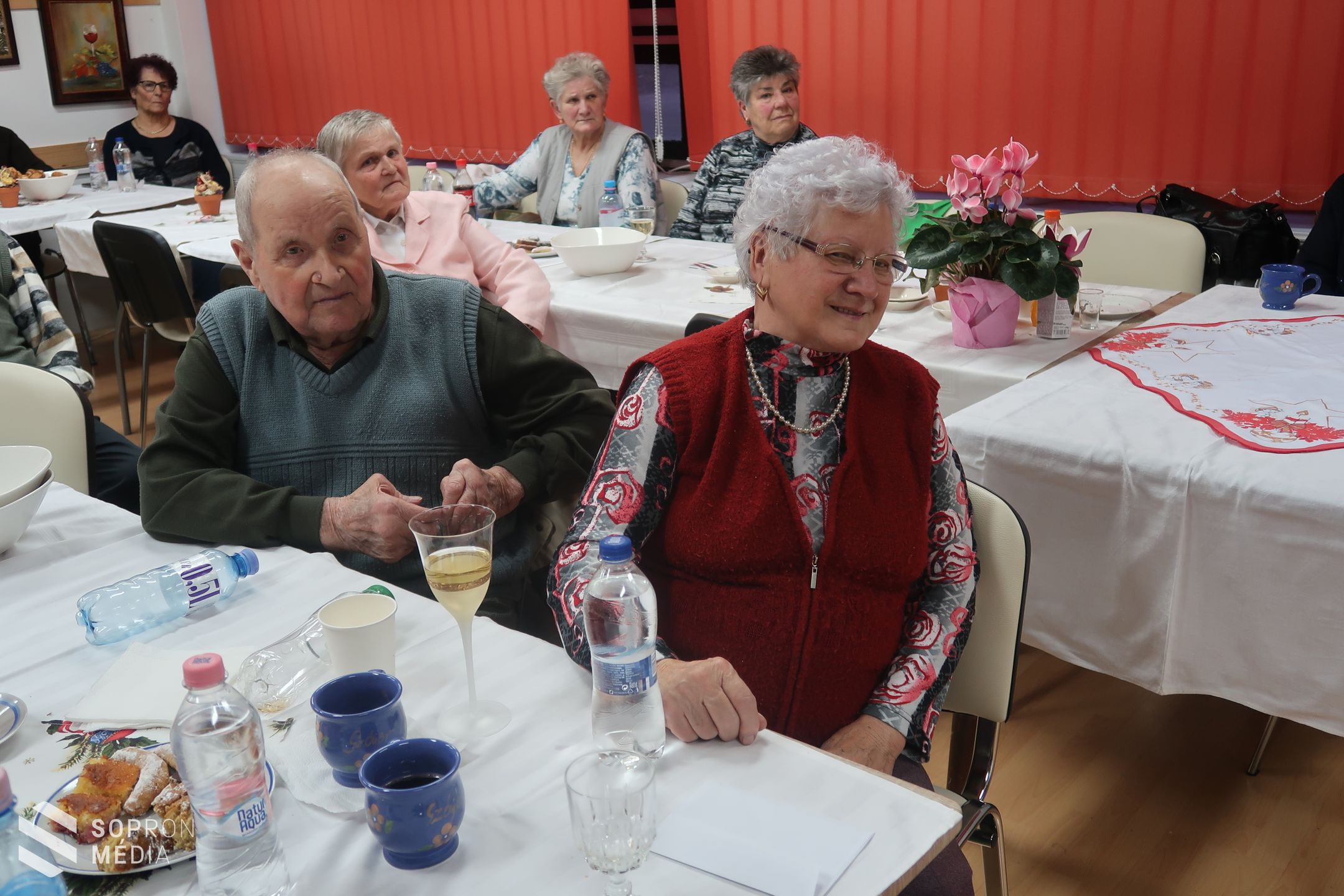 Diákok tették még szebbé a nyugdíjasok adventjét a Jerevánon