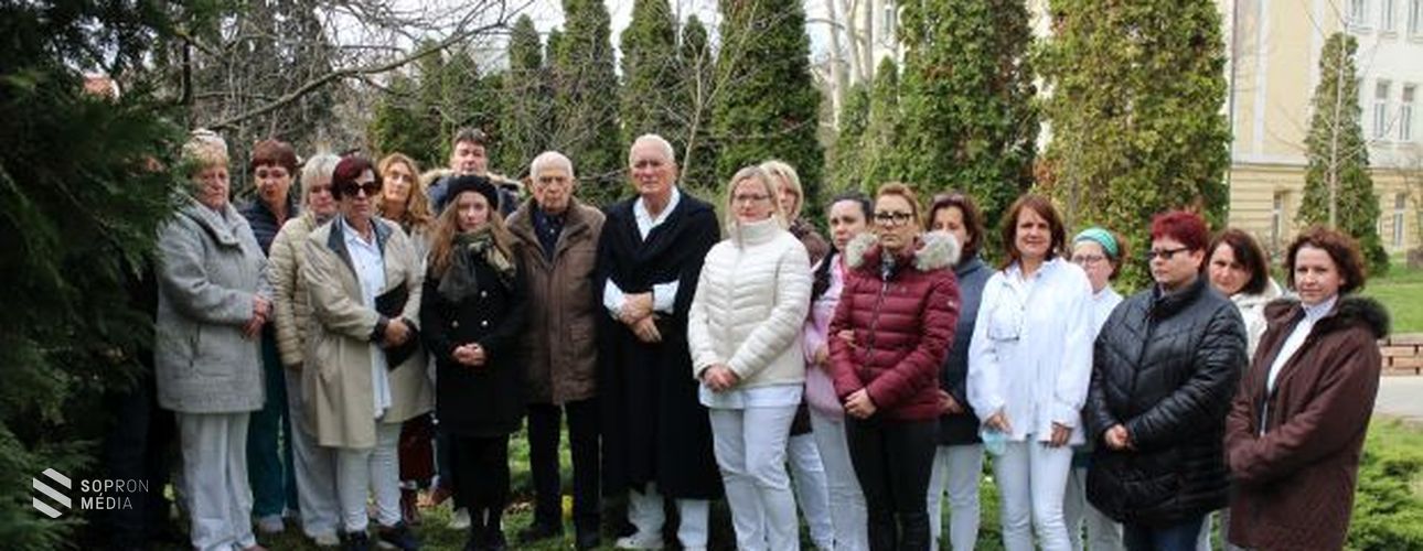 Nárciszültetéssel tisztelegtek a gyógyíthatatlan betegségben szenvedők előtt
