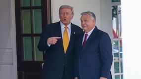 Orbán Viktor megérkezett a Fehér Házba, elkezdődött a sajtótájékoztató