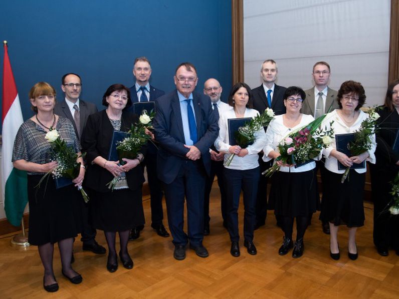 A Magyar Tudományos Akadémia főtitkára elismerte a soproni tanár munkáját