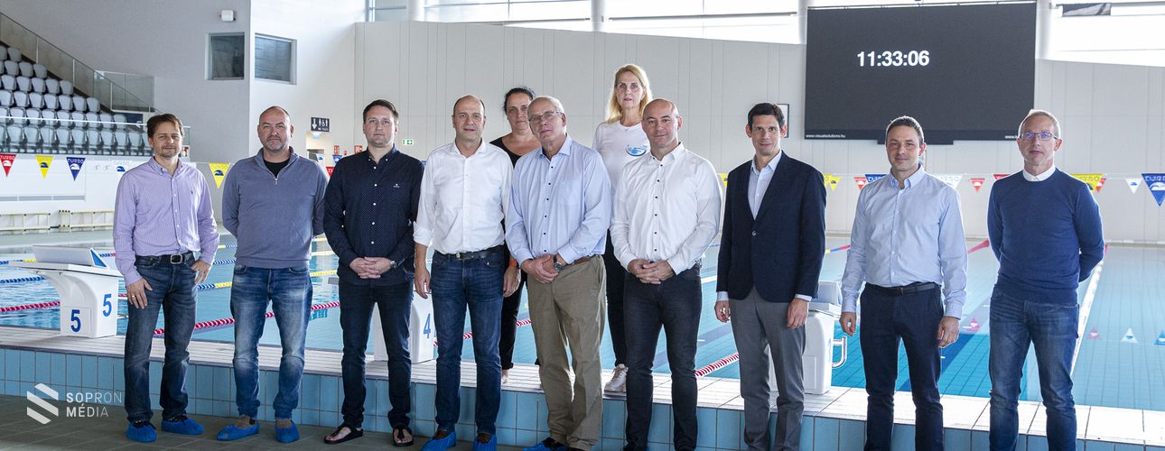 A magyar és az osztrák úszószövetség delegációja tanácskozott a Lőver Uszodában