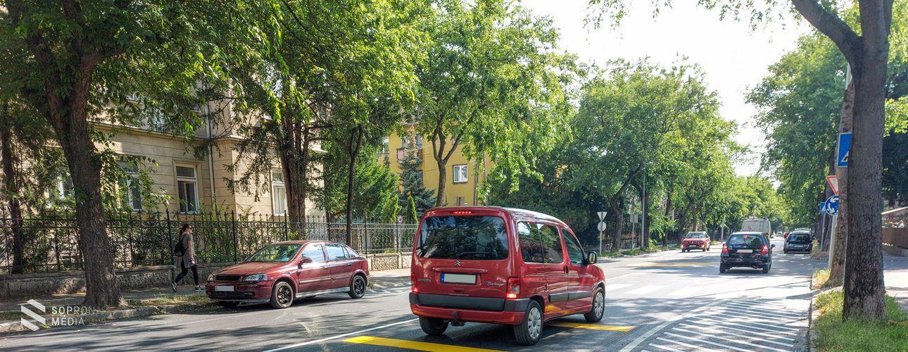 Teljesen megújult a Kossuth Lajos utca útburkolata!