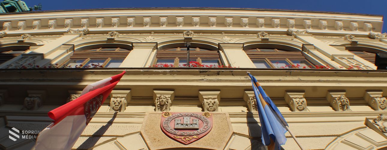 Rendkívüli közgyűlés volt a Városházán 