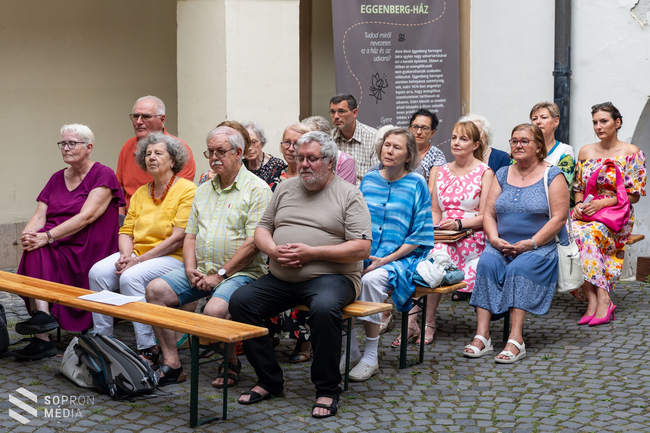 Kétnyelvű istentiszteletet tartottak az államalapítás ünnepén