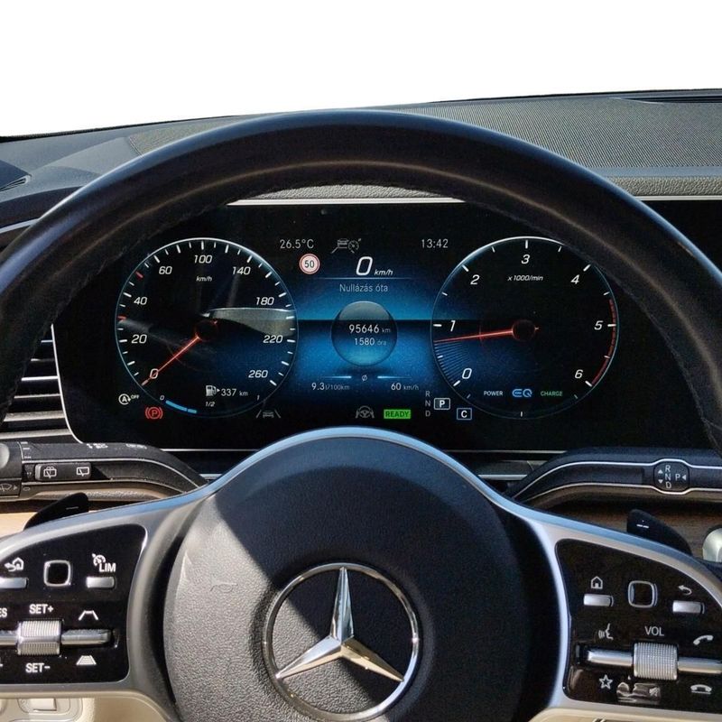MERCEDES-BENZ