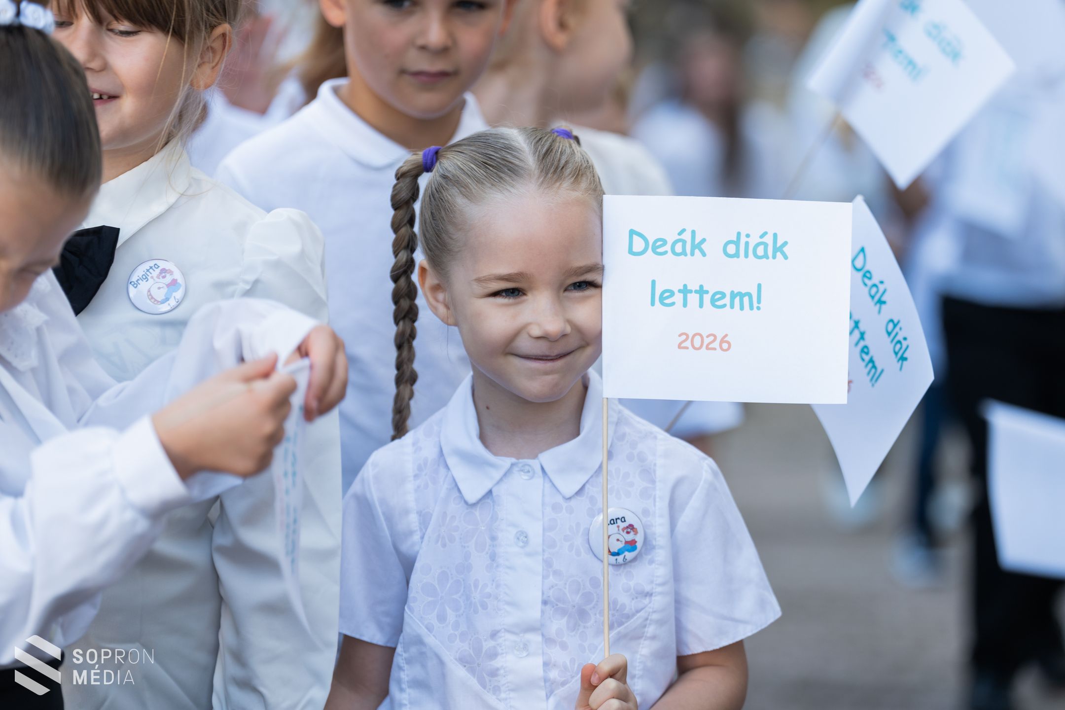 Becsengettek – Sopronban mintegy 15000 tanuló kezdi meg a tanévet