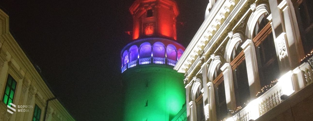 A Tűztorony is nemzeti színekbe öltözik ma este